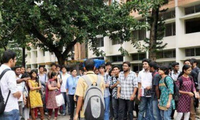 Show cause notices to 139 colleges for poor performance