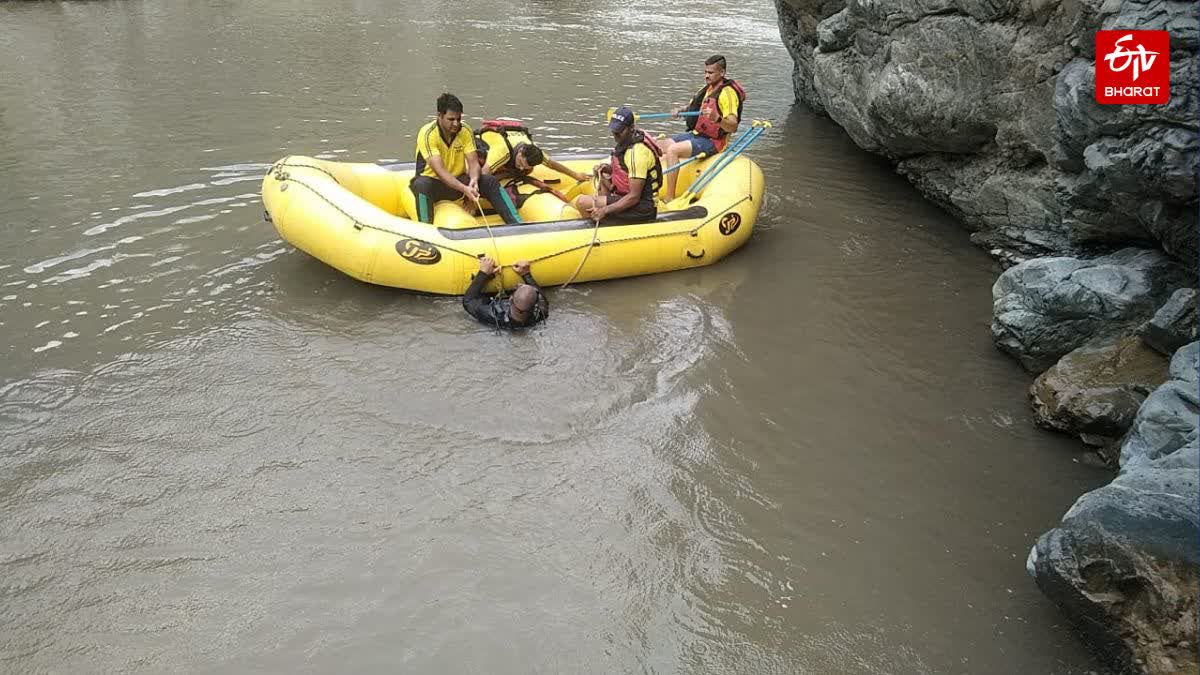 YOUTH DROWNED IN TONS RIVER