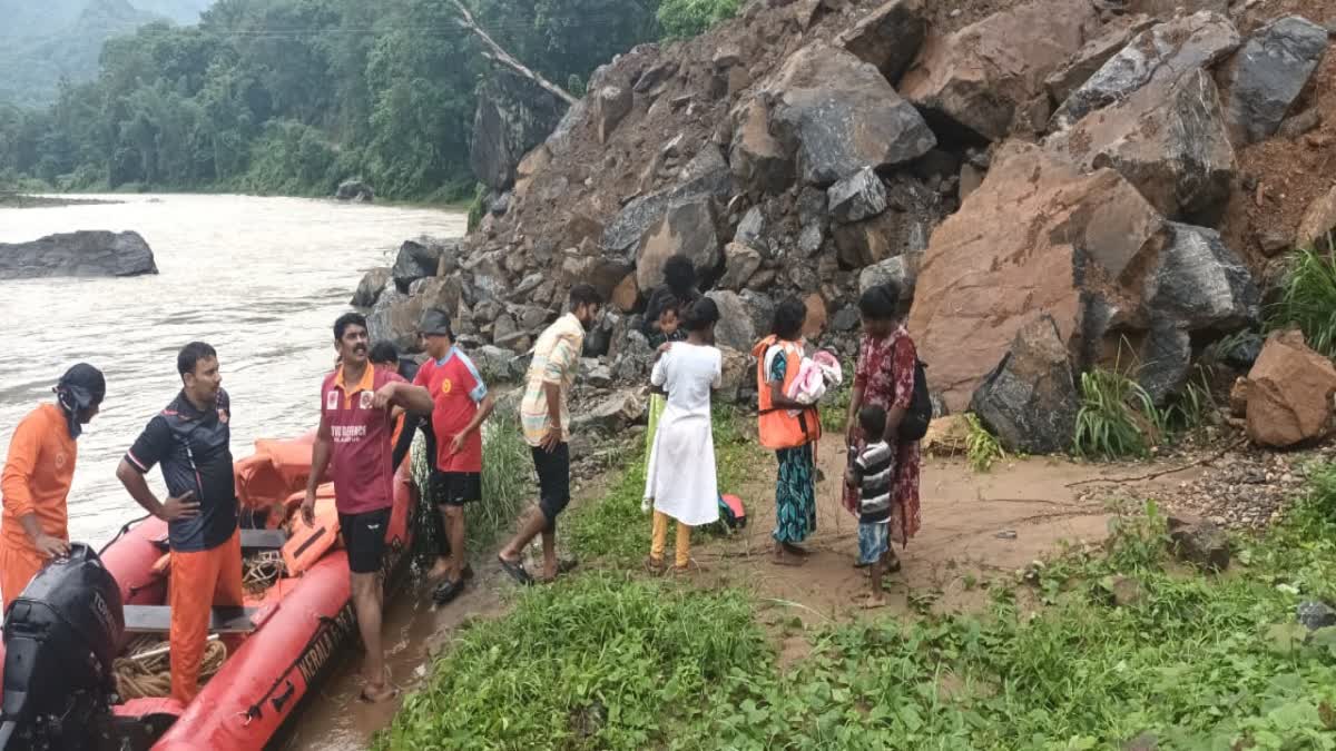 Etv BharatFIRE FORCE  FIRE FORCE HELPED THE YOUNG WOMAN  മറുകര കടക്കാൻ സഹായിച്ച് ഫയർ ഫോഴ്‌സ്  ഇരുട്ടുകുത്തി കടവ് പാലം