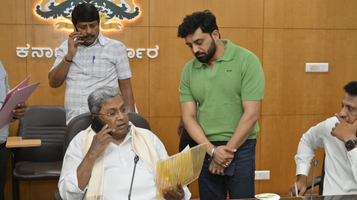 Anirudh Jatkar with CM Siddaramaiah