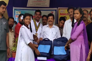 minister_kandula_durgesh_distributed_vidya_kits