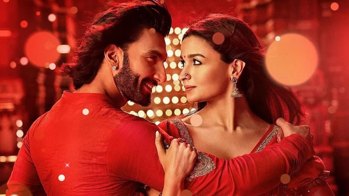 The eagerly awaited Rocky Aur Rani Kii Prem Kahaani, starring Alia Bhatt and Ranveer Singh, is going to be released in theaters on July 28. Scroll down to see how much the film can collect on the first day.