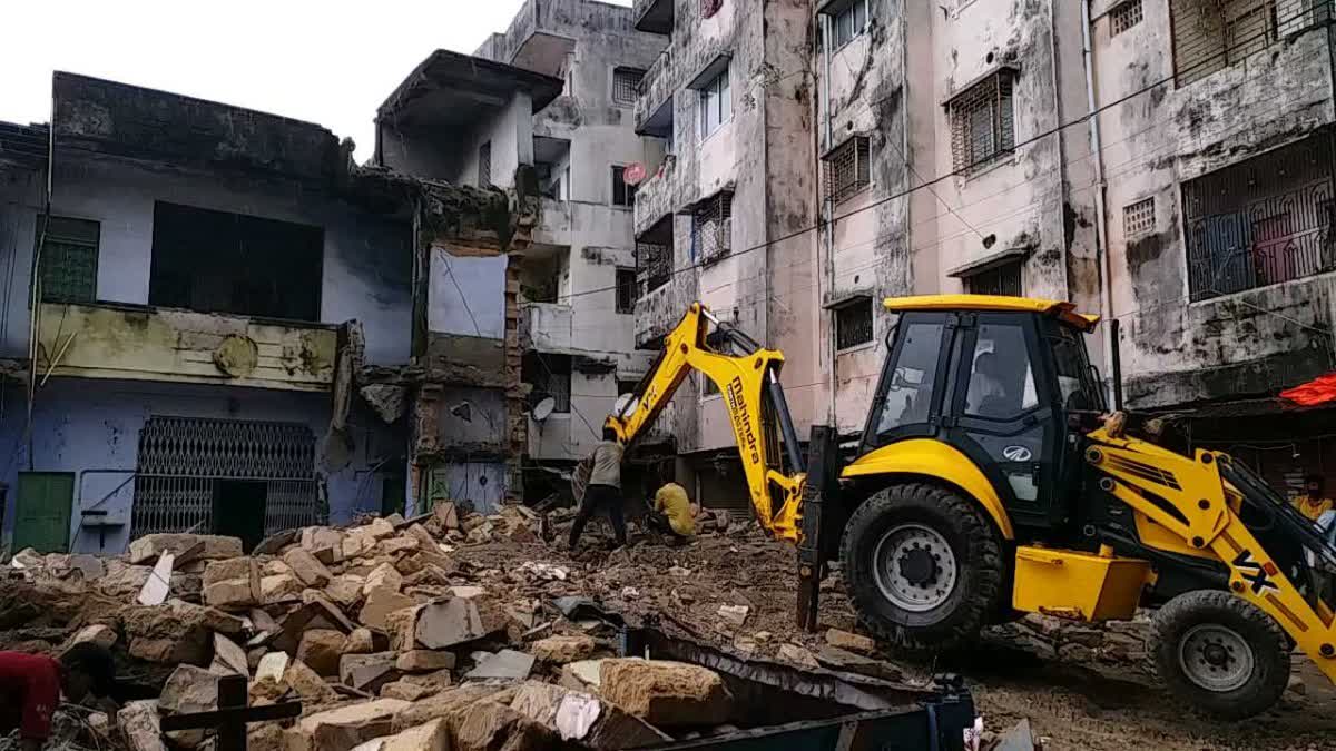 Junagadh News : જર્જરિત મકાનો દૂર કરો પણ ધંધા-રોજગાર, રહેઠાણ ભાડુઆતોની મુશ્કેલી વિશે વિચારજો જૂનાગઢ મનપા