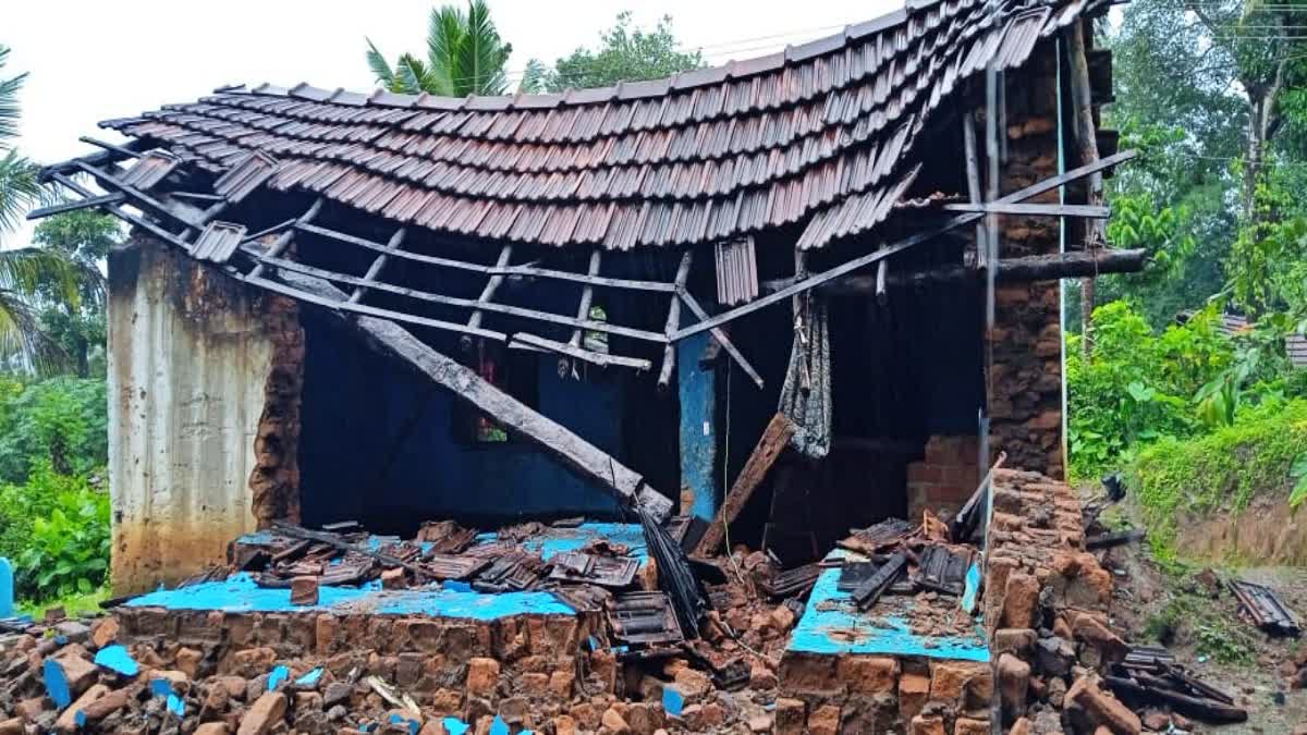 ಬೋವಿ ಕಾಲೋನಿಯಲ್ಲಿ ಮನೆ ಕುಸಿತ