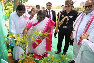 droupadi murmu arrives at Brahma Kumaris Centre