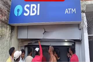 ATM Theft : પહેલા પીકઅપ વાહનની ચોરી કર્યા બાદ એટીએમને ઉખાડી ફરાર