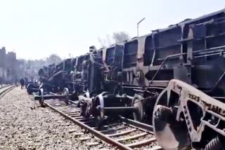 Four coaches of the goods train derailed in Palghar