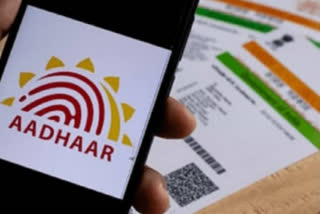 aadhaar-enrollment-helps-to-reunit-their-parents-after-10-years