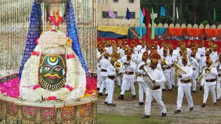 POLICE BAND IN BABA MAHAKAL SAWARI