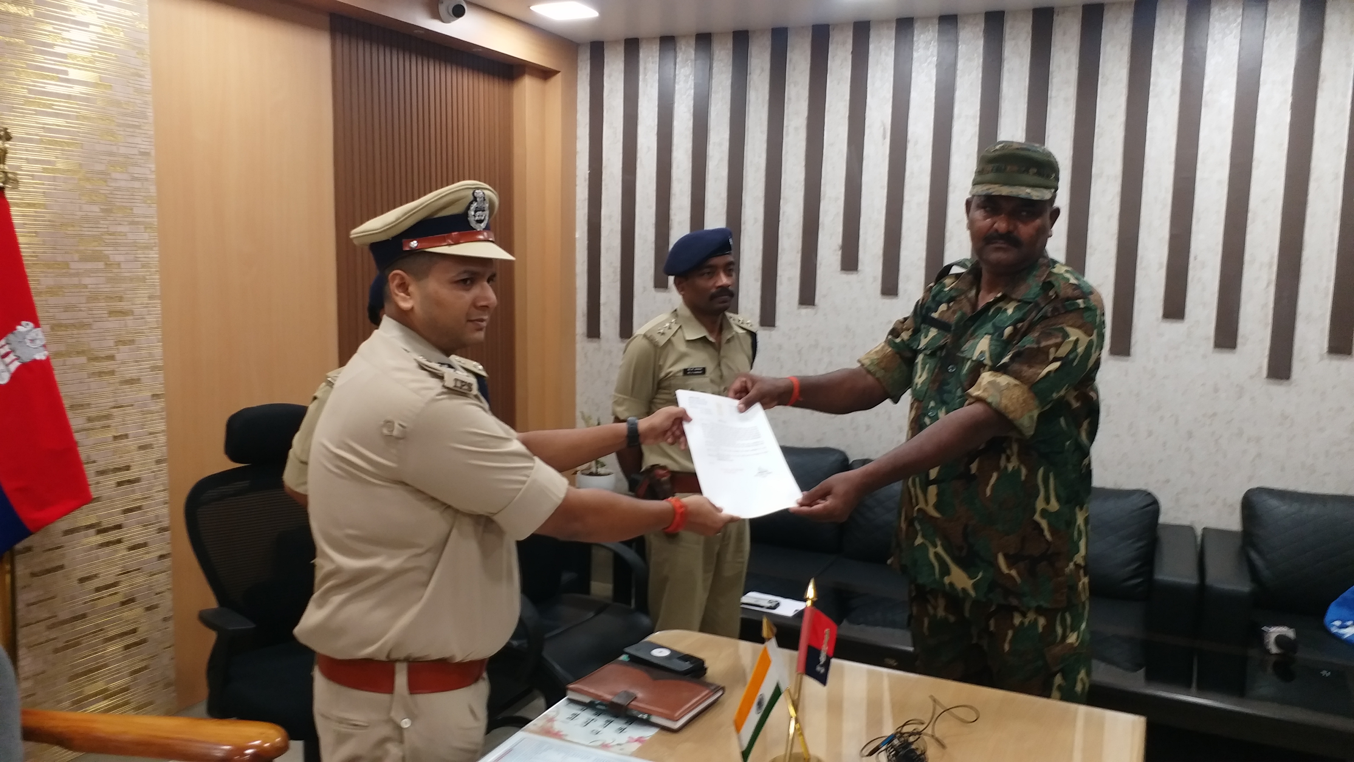 The jawans who nabbed the miscreants who opened fire in the Gaya court were awarded certificates of appreciation