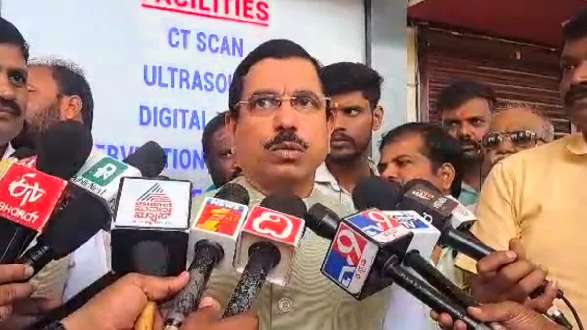 central-minister-prahlad-joshi-slams-congress-govt