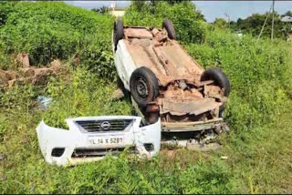 Plus Two Students Car Accident Kasaragod  car accident  Students Car Accident Kasaragod  onam celebration  Students Car followed by police  കാർ നിയന്ത്രണം വിട്ട് മറിഞ്ഞു  കാറപകടം  വിദ്യാർഥികളുടെ കാർ അപകടത്തിൽപ്പെട്ടു  വിദ്യാർഥികളുടെ കാർ പിന്തുടർന്ന് പൊലീസ്  പൊലീസ് പിന്തുടർന്ന കാർ അപകടത്തിൽപ്പെട്ടു  വിദ്യാർഥിക്ക് ഗുരുതര പരുക്ക്