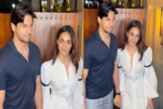 Sidharth Malhotra takes wifey Kiara Advani on dinner date, pose for paps holding hands