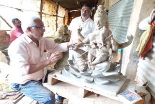 pottery-family-doing-eco-friendly-ganesha-idols-in-belgavi