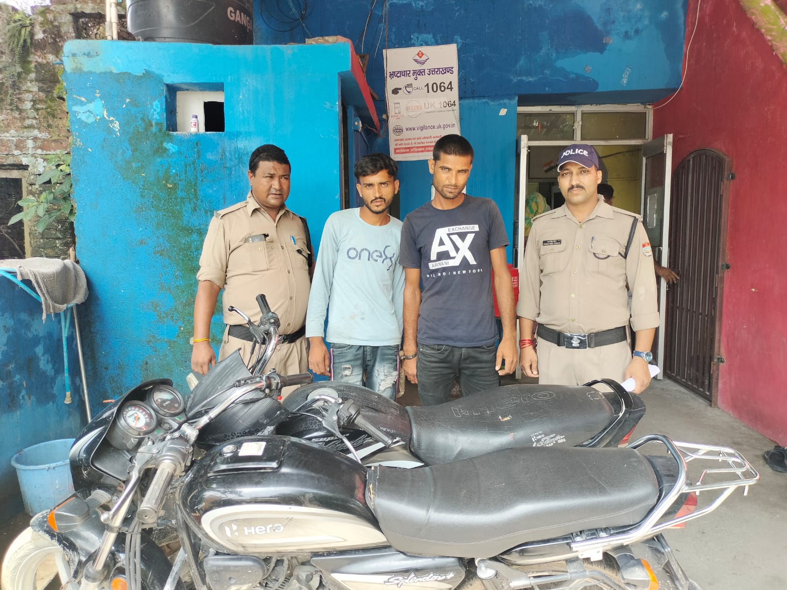 bike thief arrested in vikasnagar