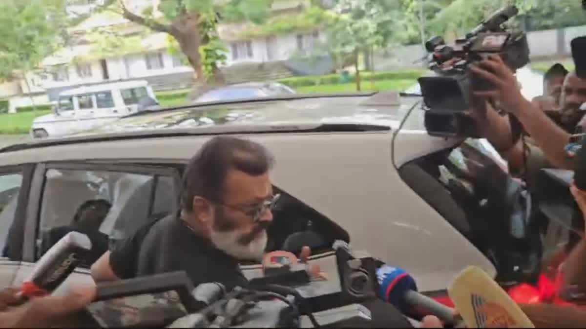 KUWJ PROTEST  CENTRAL MINISTER SURESH GOPI  SURESH GOPI BEHAVES RUDELY TO MEDIA  കൈയുഡബ്ല്യൂജെ പ്രതിഷേധം