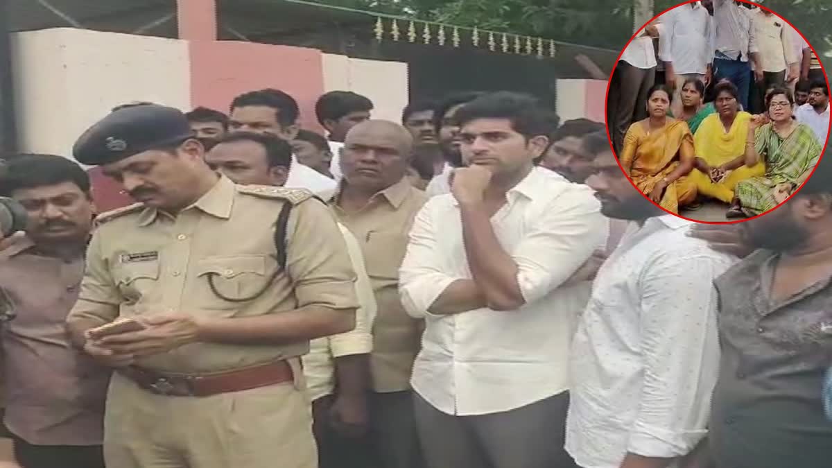 సీఐని సస్పెండ్‌ చేస్తామని అధికారుల హామీ - ఆందోళన విరమించిన ఎమ్మెల్యే ...