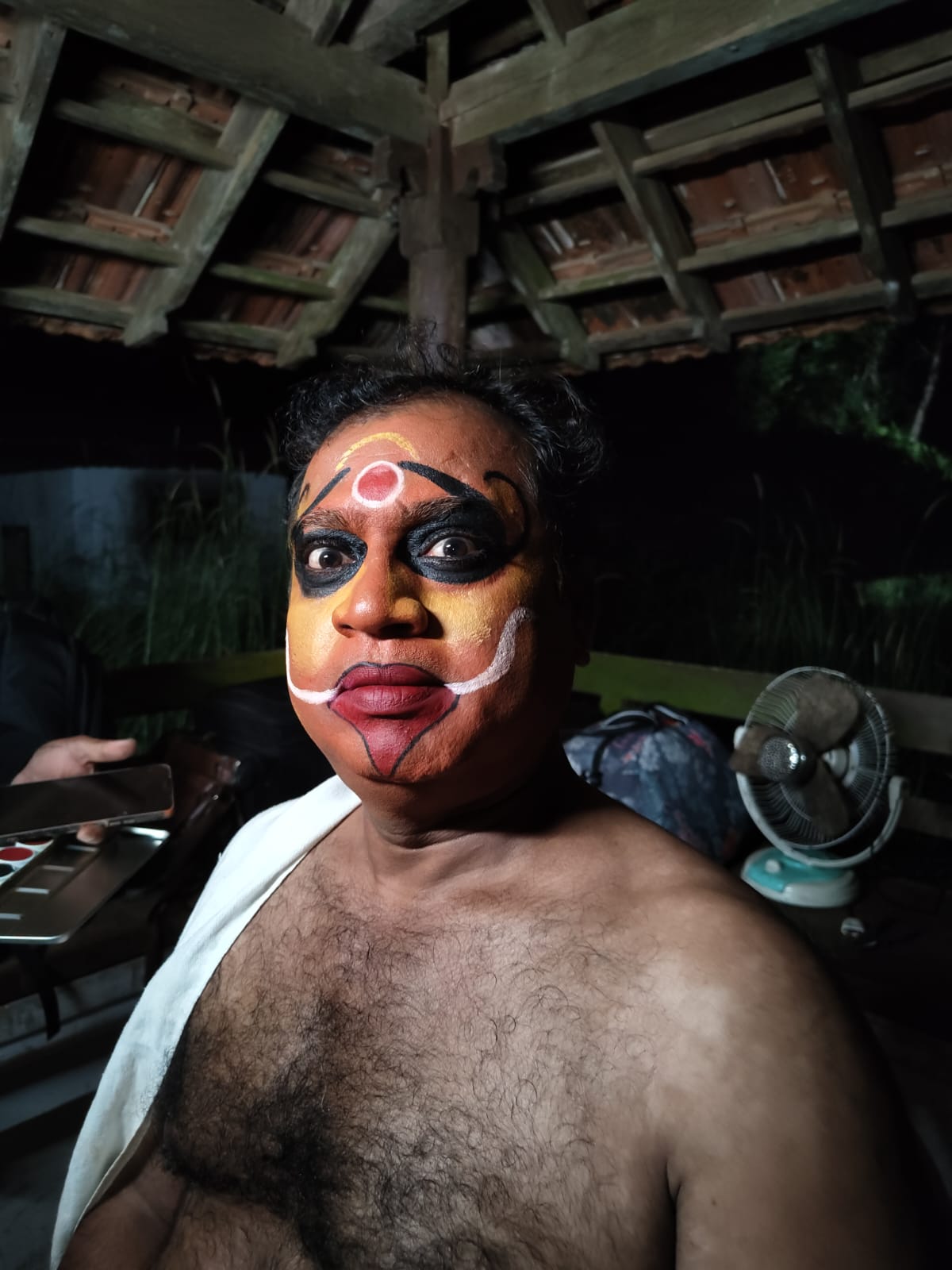 MAKEUP ARTIST  MAKEUP MAN CREATING SCARS IN FILM  MAKEUP ARTIST SCARS CREATION  മേക്കപ്പ് മാന്‍ ഹർഷത്