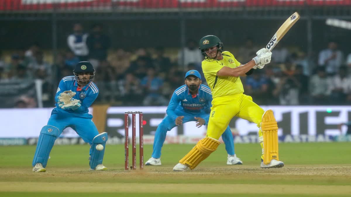 India vs Australia 3rd ODI Toss Report  Rohit Sharma  Pat Cummins  Where To Watch IND vs AUS  ഇന്ത്യ vs ഓസ്‌ട്രേലിയ  രോഹിത് ശര്‍മ  പാറ്റ് കമ്മിന്‍സ്  വിരാട് കോലി  Rajkot Pitch Report