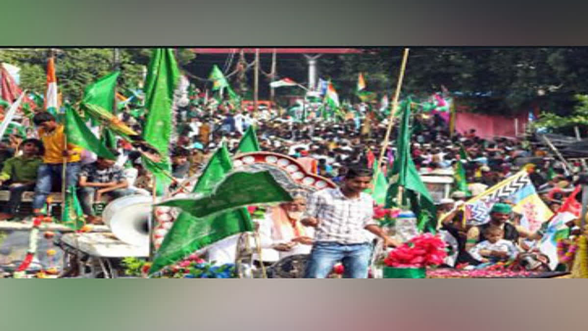 Tension in Bahraich over putting up green flags for Eid-e-Milad-un-Nabi