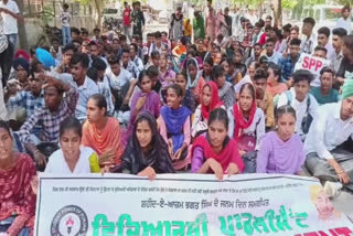 Students protested their demands at Mansa