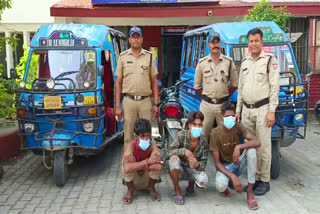 Police Arrested Three Thieves With Stolen Auto