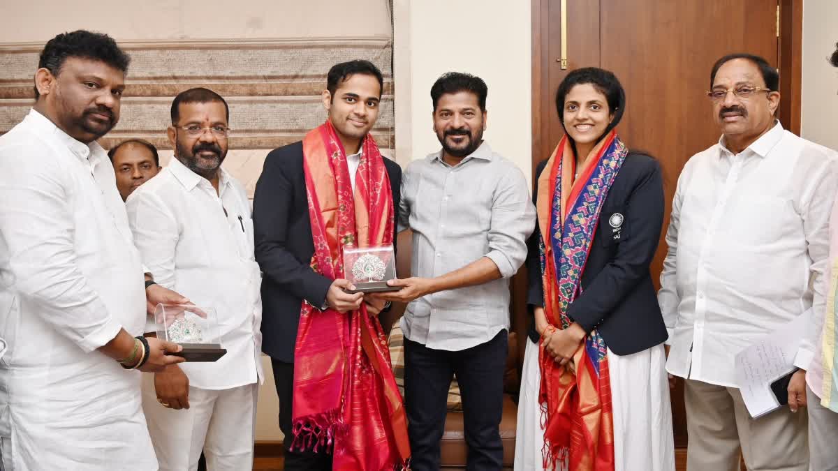 Chess Olympiads Winner Met CM Revanth Reddy