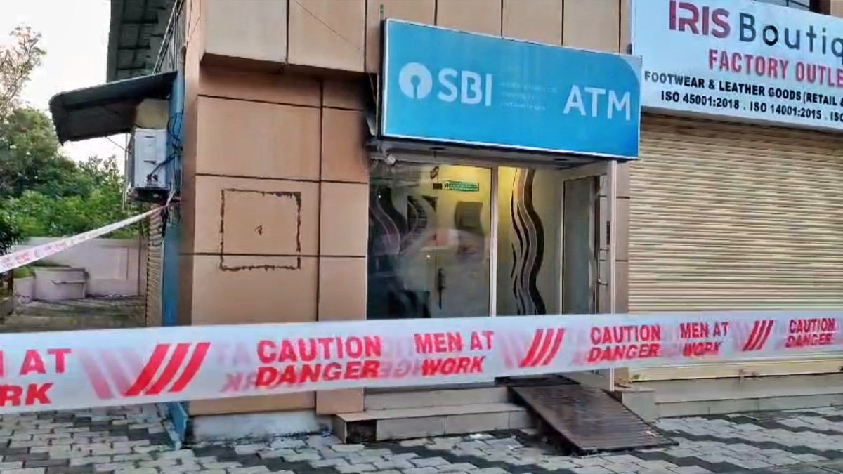 എടിഎം കവർച്ച  എടിഎം മോഷണം തൃശൂർ  ATM ROBBERY IN THRISSUR  THRISSUR ATM ROBBERY