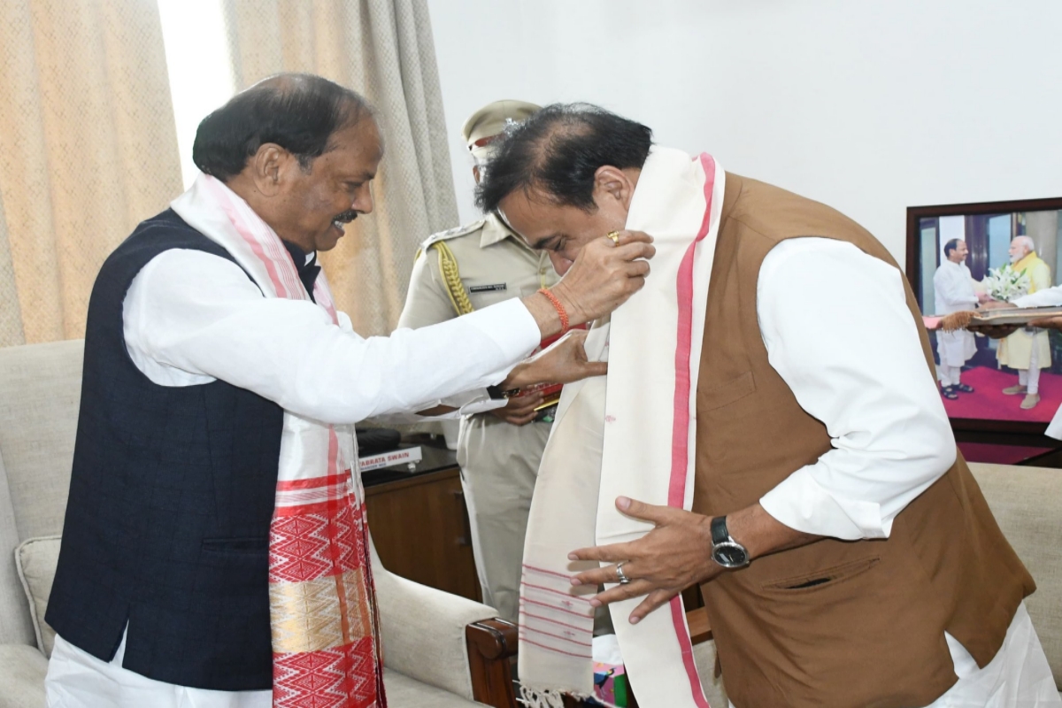 ASSAM CM MEETS ODISHA GOVERNOR