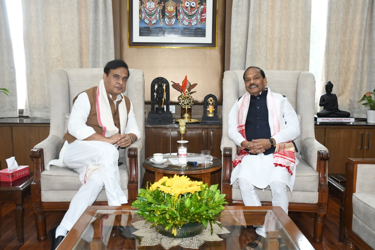 ASSAM CM MEETS ODISHA GOVERNOR