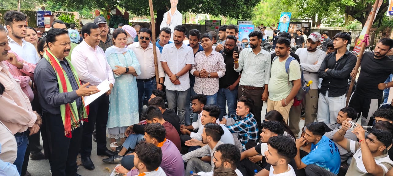 agitation by NSUI workers