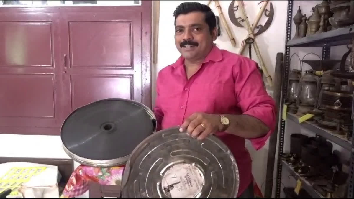 Collection of Antiquities  പുരാവസ്‌തു ശേഖരണം  പുരാവസ്‌തു  ജിനോ ജോണ്‍  Gino John  Archeology  അമൂല്യമായ വസ്‌തുകൾ  Precious things  ജിനോ ജോണിന്‍റെ പുരാവസ്‌തു ശേഖരണം  Gino Johns Antiquities Collection  Antiquities