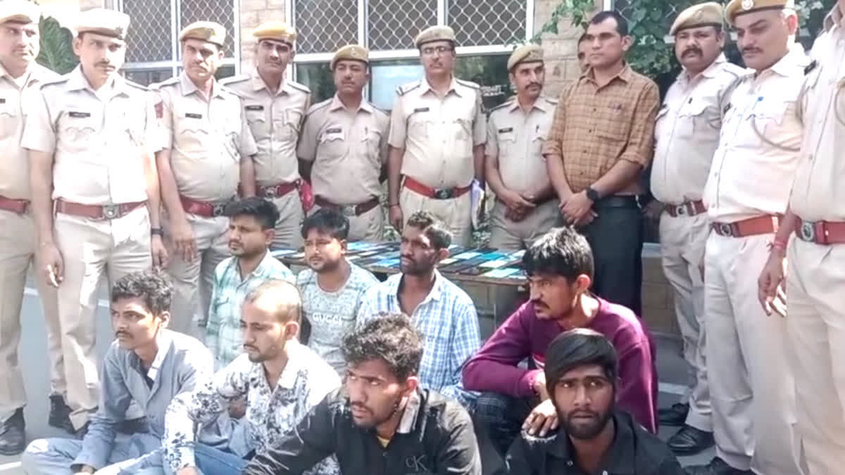 8 mobile thieves arrested in Ajmer