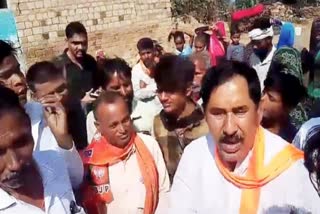 Villagers surrounded BJP candidate Suresh Dhakad