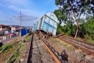Two wagons of empty goods train derail at Vasai Road yard on Western Railway