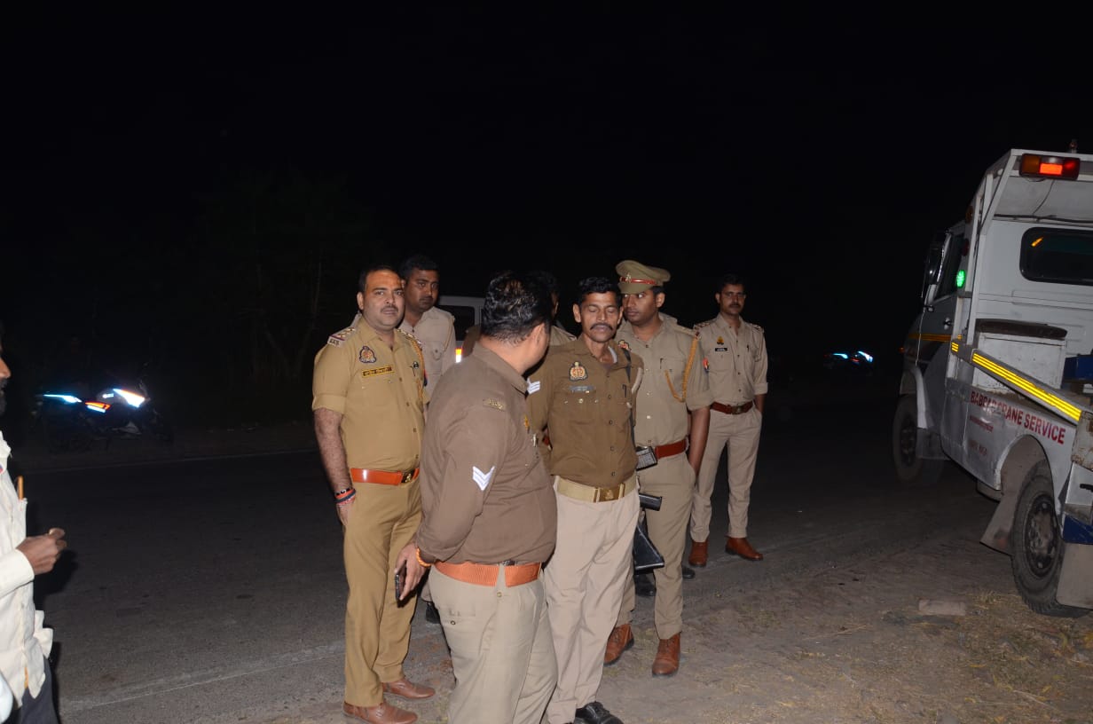 पुलिस ने चारों लड़कों को हिरासत में लिया