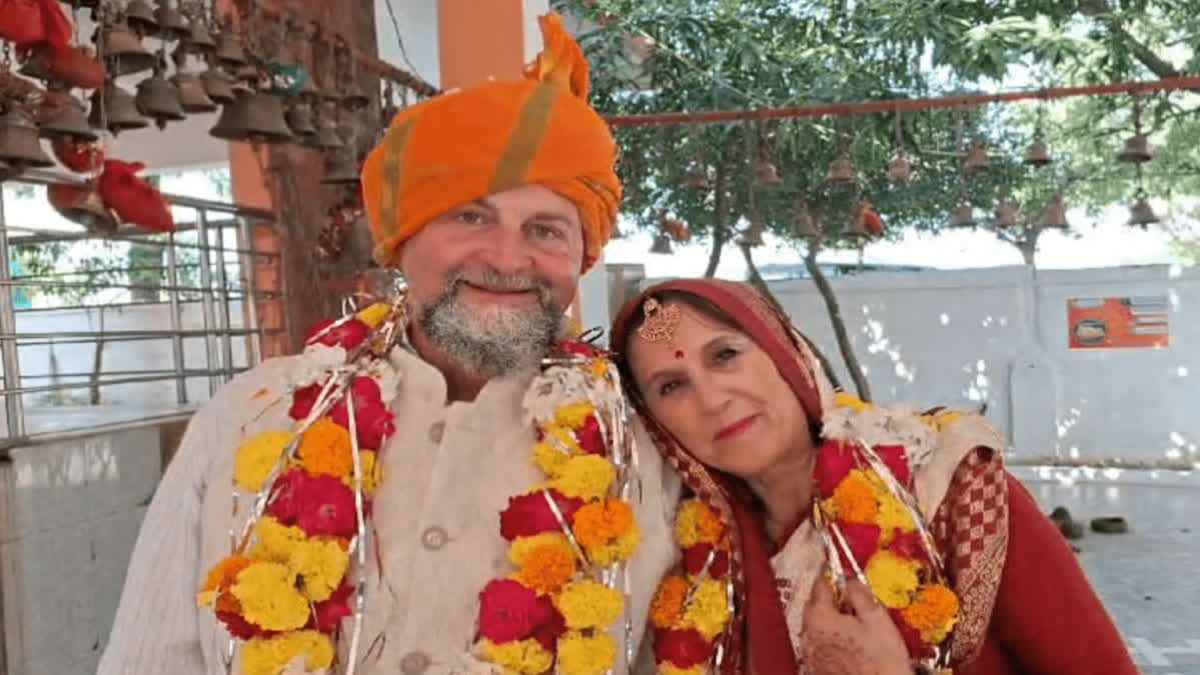 Vincenzo Paternuosto, a resident of Italy, married his girlfriend Nadia Fava got married in Bundelkhand's Khajuraho and took the blessings of Baghrajan Mata.