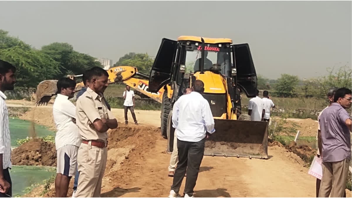 भू-माफिया के अवैध कब्जे पर कार्रवाई