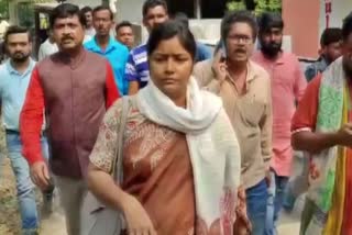 AI Image Sparks Row Between Kolkata Mayor Hakim And DYFI Leader Meenakshi.