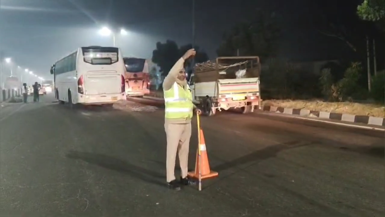 Bus going from Punjab to Delhi Airport collided with a truck in Shahabad Kurukshetra