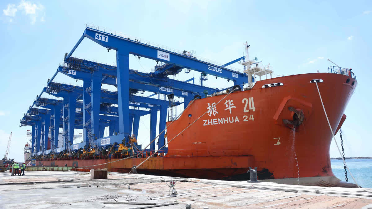 New ship to Vizhinjam International port  Third cargo ship shen hua 24 arrive today  Vizhinjam shen hua 24  Vizhinjam port new ship  new ship to vizhinjam port  ഷെൻഹുവ 24  ഷെൻഹുവ 24 പുതിയ കപ്പൽ  ഷെൻഹുവ 24 പുതിയ കപ്പൽ വിഴിഞ്ഞം  വിഴിഞ്ഞം അന്താരാഷ്‌ട്ര തുറമുഖം  വിഴിഞ്ഞം തുറമുഖത്തേക്ക് പുതിയ കപ്പൽ