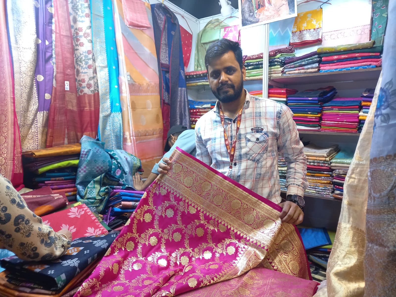 Golden Saree In Delhi IITF 2023 Worth Rs.2.25 Lakhs