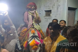Challenging discrimination, woman rides horse as marriage rituals in Haryana