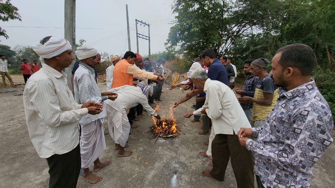 વર્ષોથી ચાલી આવતી આદીવાસી પરંપરાને રાખી અકબંધ