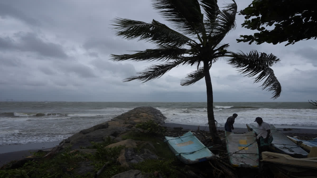 6 CHILDREN MISSING  RAINS TRIGGER FLOODING IN SRI LANKA  FENGAL CYCLONE  CHENNAI RAIN