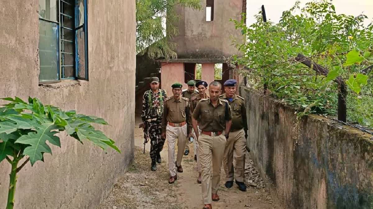 रोहतास में पुलिस की छापेमारी