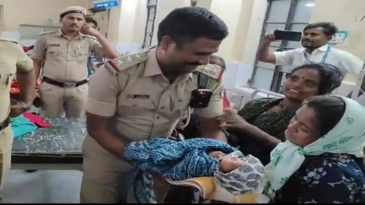 Police hand over kidnapped baby back to parents in Karnataka's Kalaburagi.