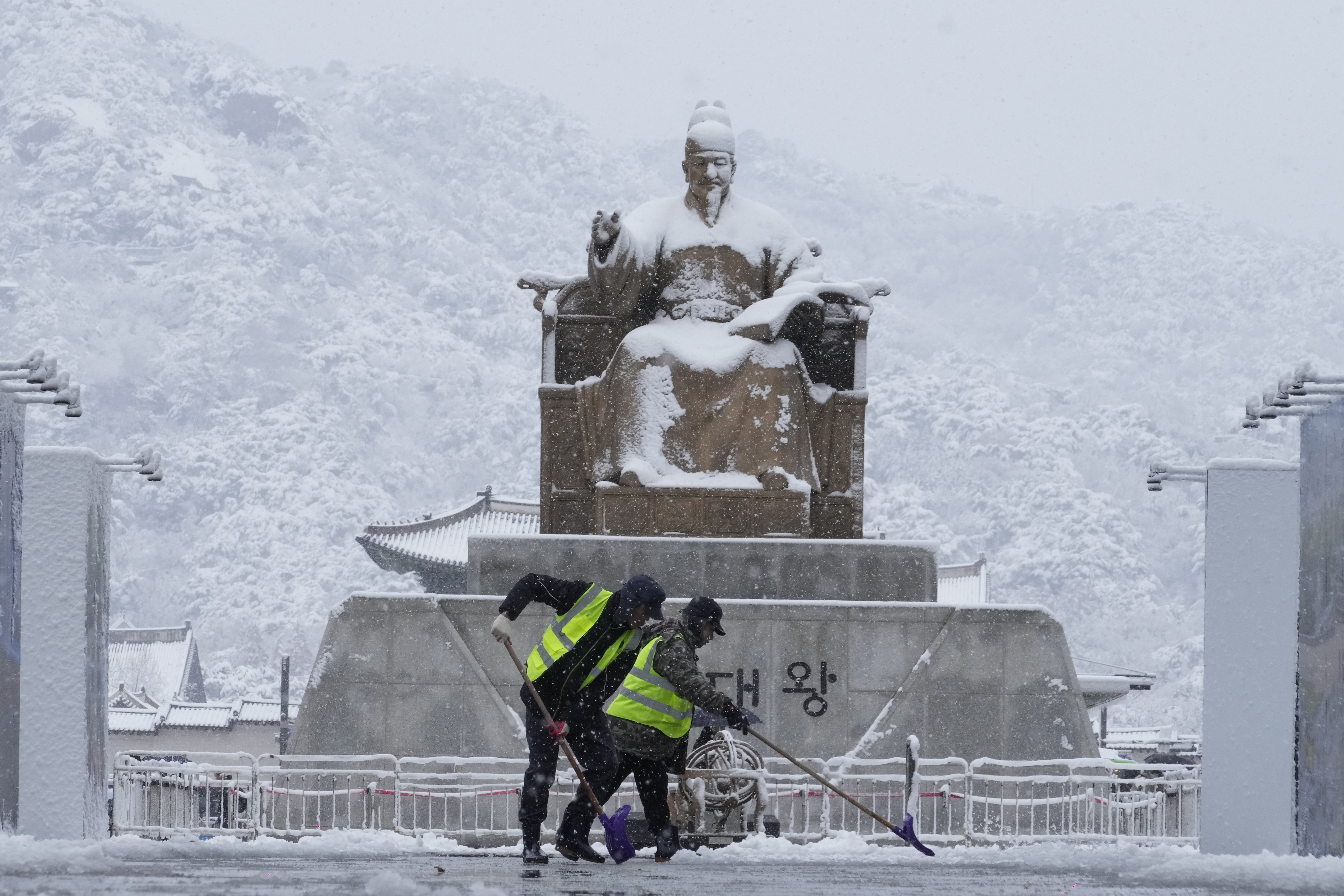 SEOUL WEATHER UPDATE  SOUTH KOREA SNOWSTORM  LATEST NEWS IN MALAYALAM  ദക്ഷിണ കൊറിയ മഞ്ഞ് വീഴ്‌ച