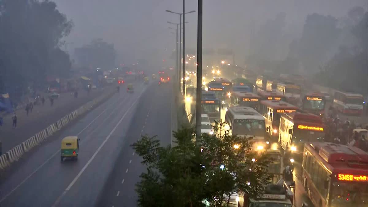 Dense fog blankets New Delhi amidst cold wave, causing severe flight disruption and health concern due to poor air quality