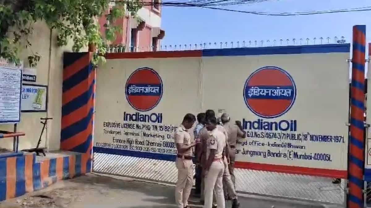 IOCL gate, police are on the spot